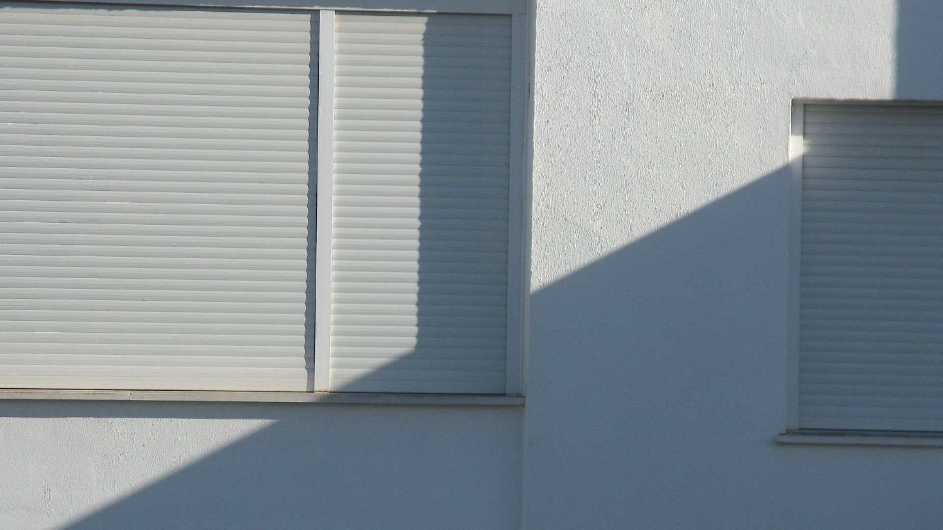 À Versailles, des volets roulants fonctionnels : un détail qui change tout